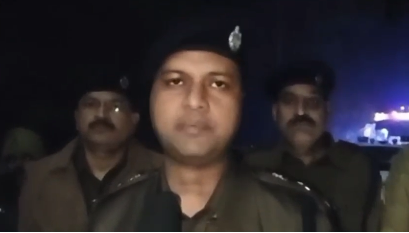  The Station House Officer of Khanpur has been suspended by the Samastipur SP, and police have taken two suspects into custody.