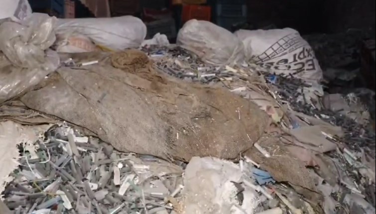 Dangerous materials found in scrap shop in Garhwa, concession took action