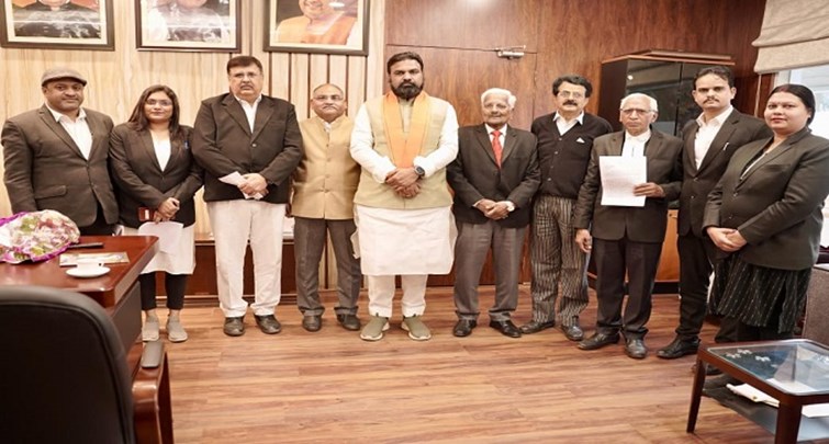 A delegation of advocates from Patna High Court met Deputy CM Samrat Chaudhary.