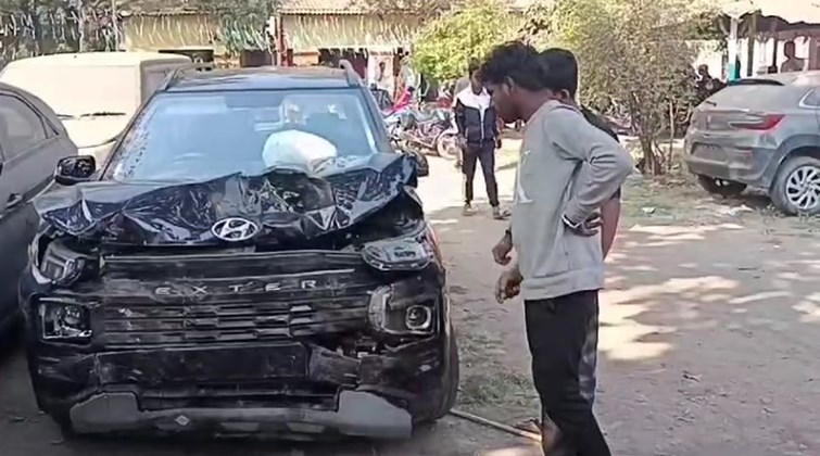 Speeding car crushes four people in Jharia, accused driver handed over to police