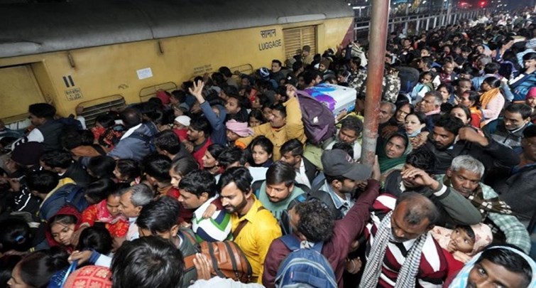  18 people died in stampede at New Delhi railway station