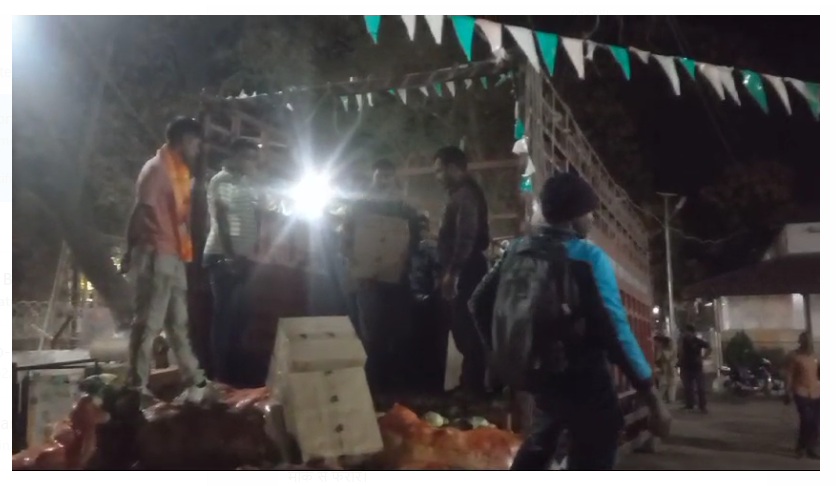 latehar mai badi maatra mai awaidh videshi sharav baramad