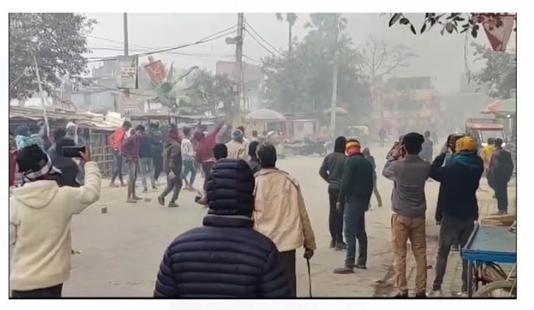 darbhanga mai police aur public mai jharap