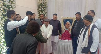 Many stalwarts attended the funeral rites of Hotel Maurya director mother.