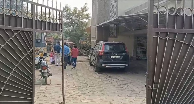 Theft of around Rs 1 crore from railway contractors house in Kishanganj