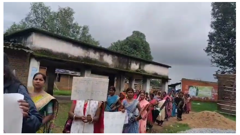 bero mai mahilaon ne nasha ke khilaf chheri jang