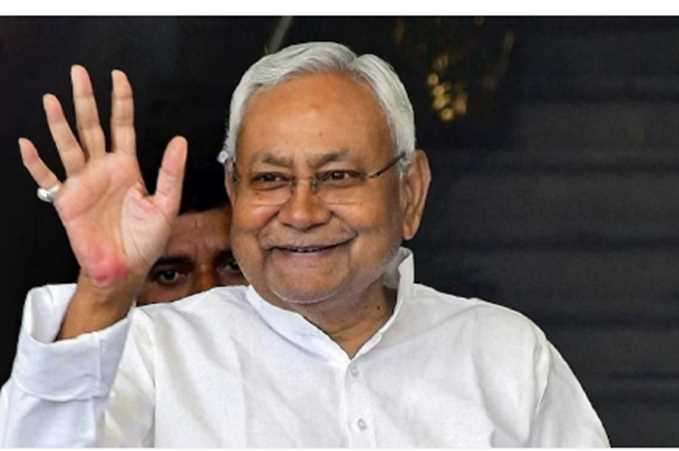 cm nitish ki badi ghoshnao se garmaya siyasi tapmaan 