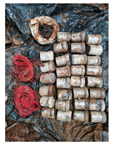 naxaliyon ke mansube per fira paani 