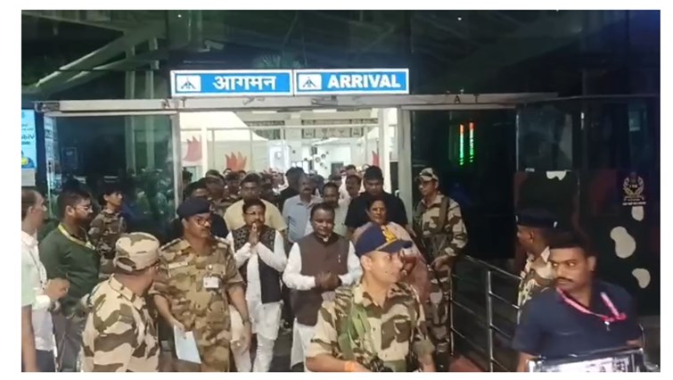 odisha ke cm mohan charan manjhi pahunche ranchi