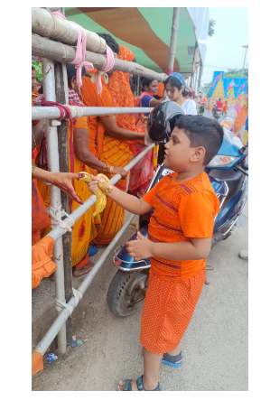 bhole ke bhakton ki seva karne wale logon ki kami nahi 