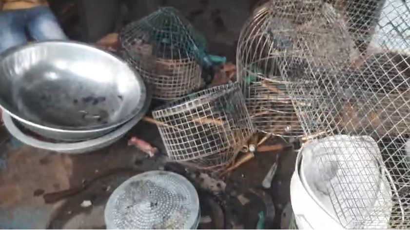 Rs 1.70 lakh looted by taking hostages in shop at midnight, robbers set it on fire