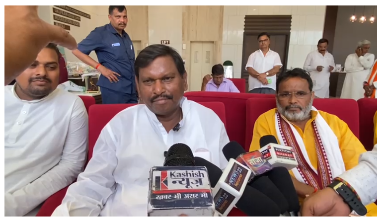 arjun munda ne mahabodhi mandir ka kiya darshan 