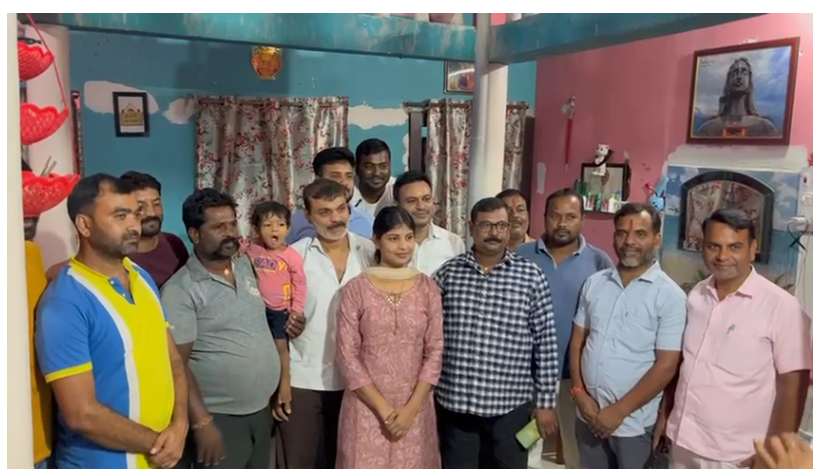 latehar ki beti manisha ne jila ka barhaya maan 