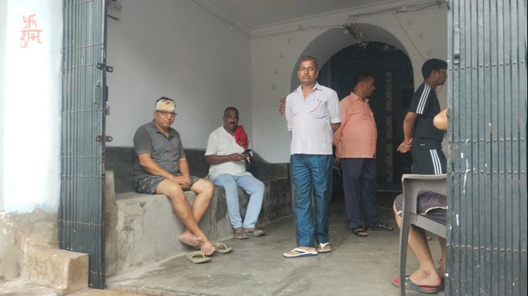 Attempt to rob businessman, police engaged in investigation