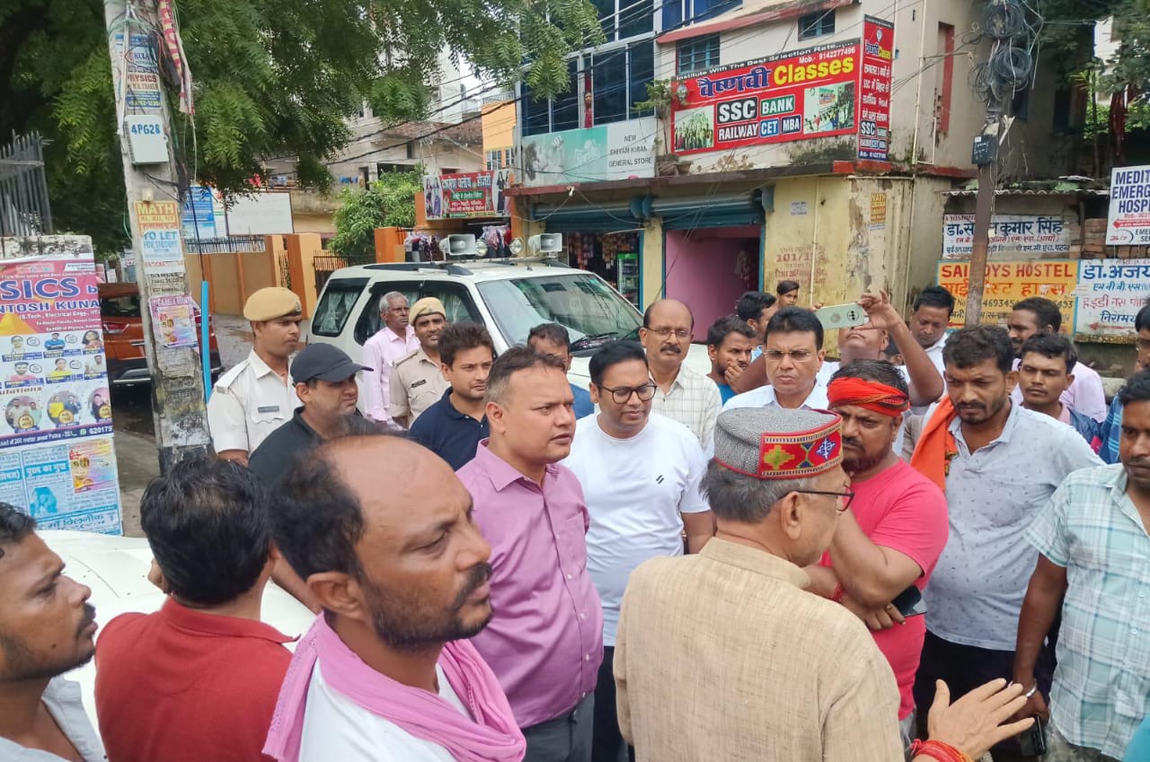 Despite 12 hours of torrential rain, Municipal Corporation and Budco teams remained active, resolved more than 207 complaints.