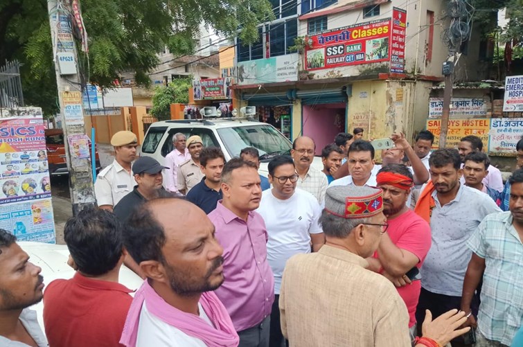 Despite 12 hours of torrential rain, Municipal Corporation and Budco teams remained active, resolved more than 207 complaints.