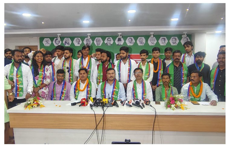 sudesh mahto ne jharkhand sarkaar per sadha nishana