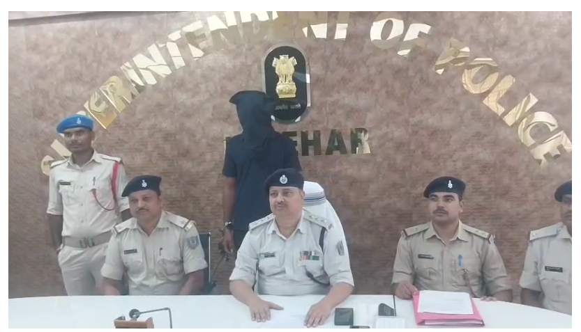 latehar police ke hathe charha farjee cbi adhikari 