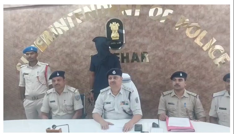 latehar police ke hathe charha farjee cbi adhikari 