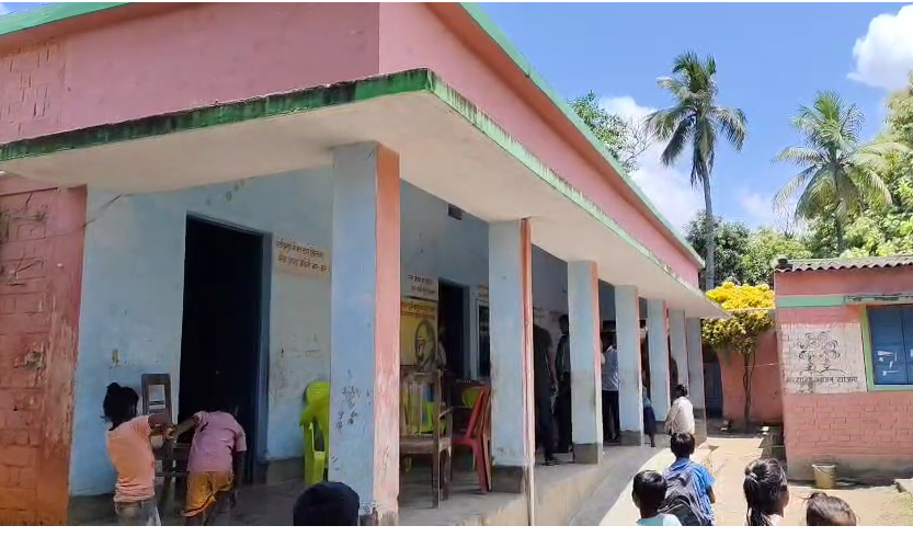 The headmaster left the children sleeping in the school and went home after locking the school.