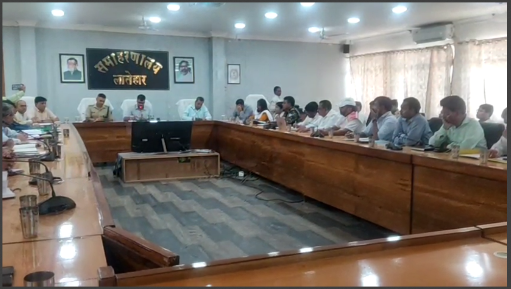 bakrid ko lekar latehar mai shanti samiti ki baithak