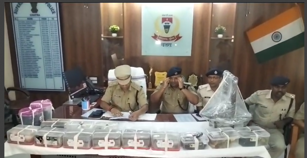 chatra mai maadak padarthon ke virudh badi karrawai 