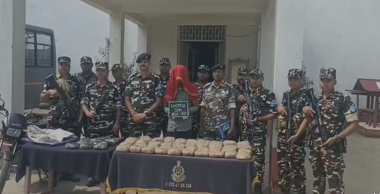 A major success was achieved in the joint operation of SSB and police in Bettiah, a smuggler was arrested with 52 kg of drugs