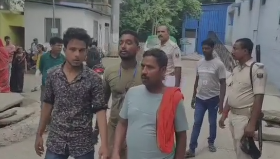 A fierce collision between a truck and a Toyota car in Begusarai, one dead, two injured