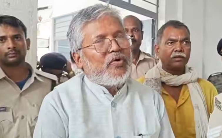 Bihar BJP gets a big blow, Alinagar MLA Mishri Lal Yadav's membership ends