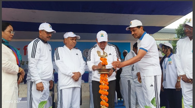 antarrashtriya yog diwas per ranchi mai yog abhyas