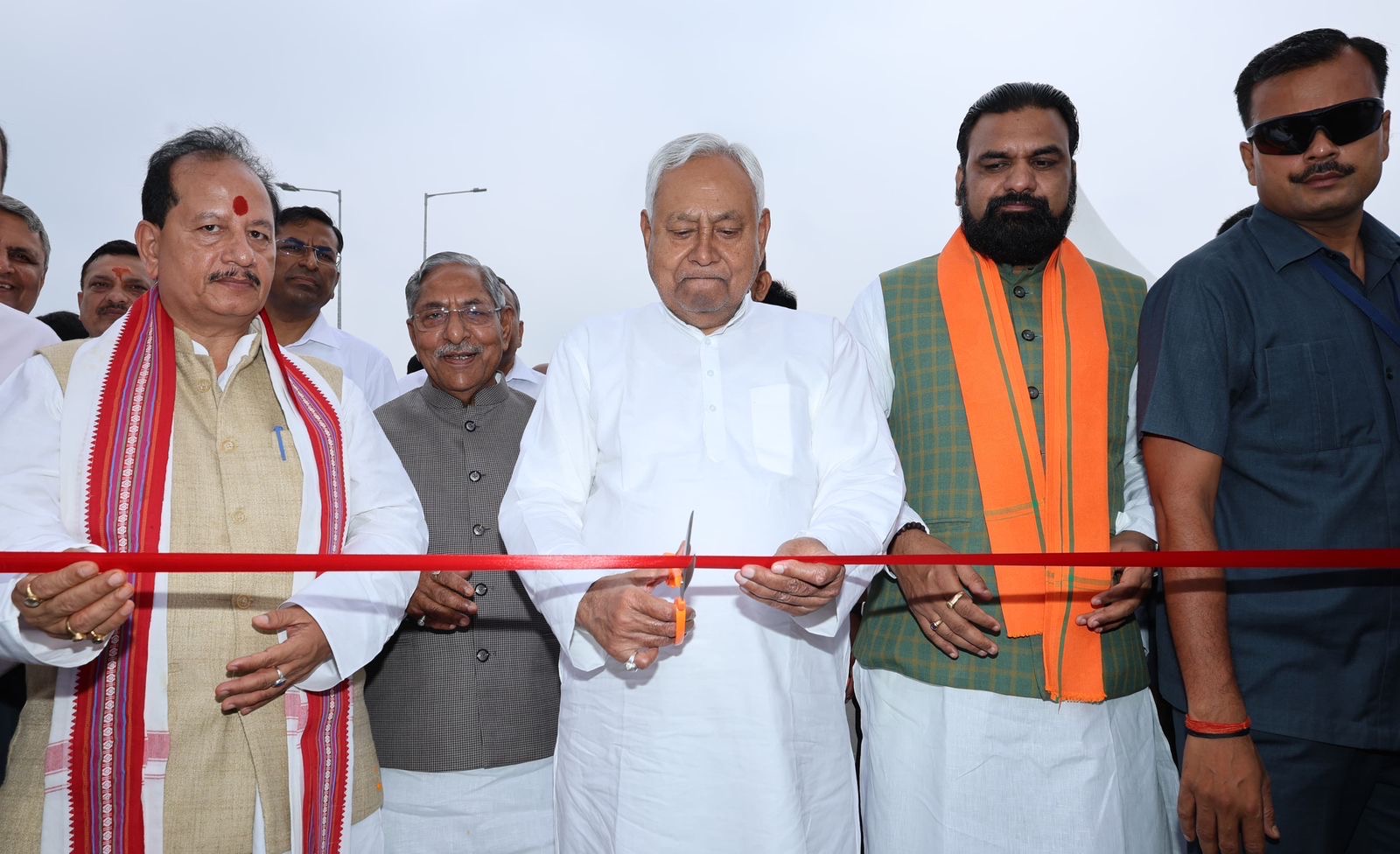 CM Nitish gave a big gift to the people of Raghopur, inaugurated the Kachi Dargah Bidupur 6 lane bridge