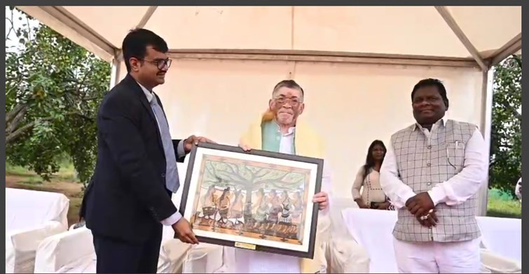 rajyapal ne netarhat aawasiye vidyalaya ka kiya bhraman