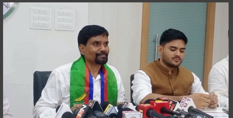 aajsu ka rajya sarkaar per hamla
