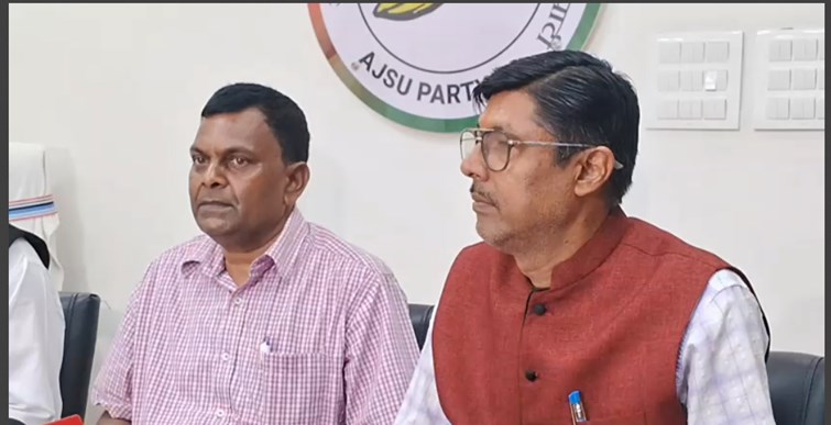 aajsu ka rajya sarkaar per hamla 
