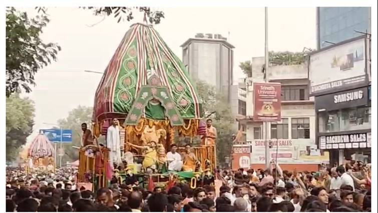 jamshedpur ke bishtupur rammandir se nikli rathyatra