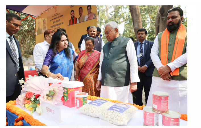 pahli bar sudha ke utpadon ko bheja gaya videshon mai 