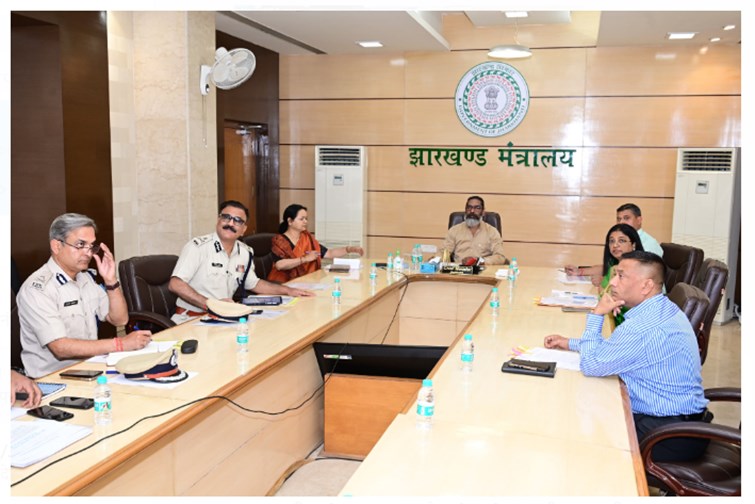 cm hemant soren ne ki highlevel meeting 