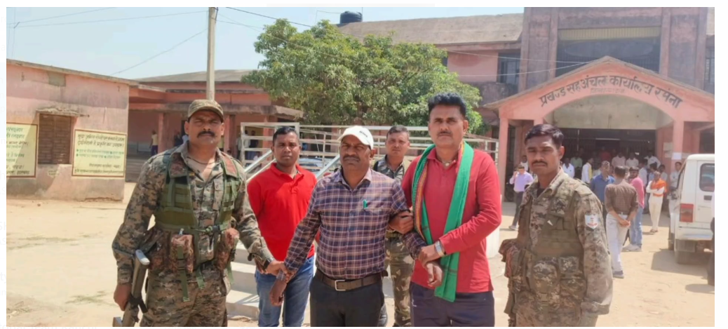 garhwa mai acb ki team ne ki badi karrawai 