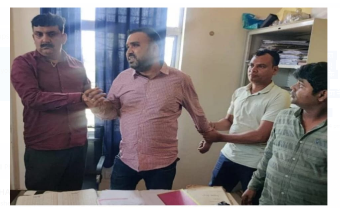 dhanbad acb ki team ne ki badi karrawai