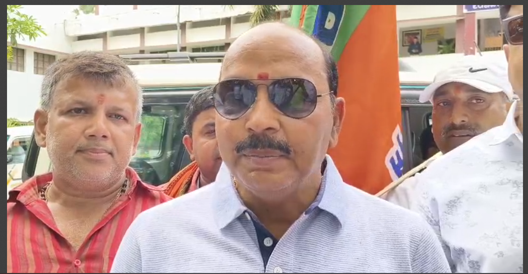 aatanki hamle ke virodh mai bhajpa ka pradarshan