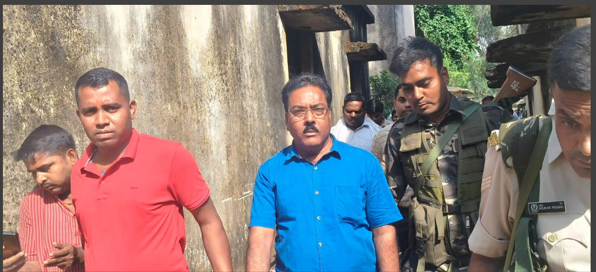 latehar mai acb ki badi karrawai 