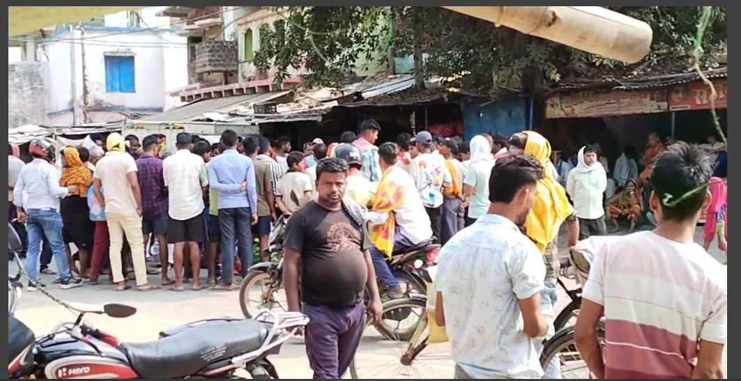 rohtas mai bhishan sadak hadsa