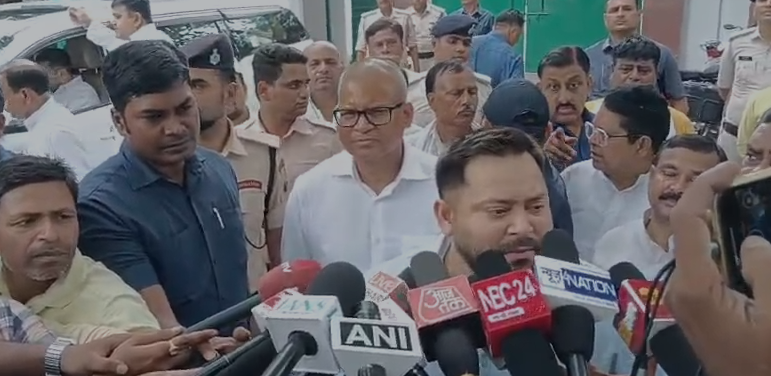 Tejashwi Yadav's sharp attack on Nitish
