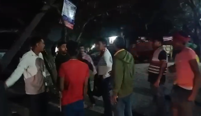 Panic spread by firing, oil businessman injured, police engaged in investigation