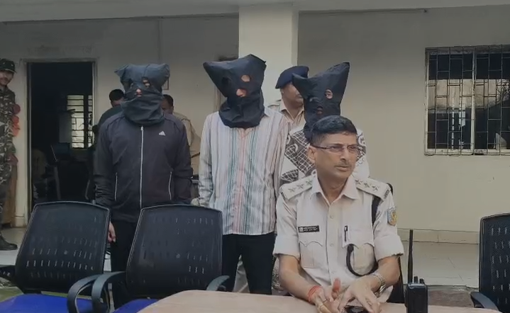 Kidnapping and robbery revealed, four including woman arrested