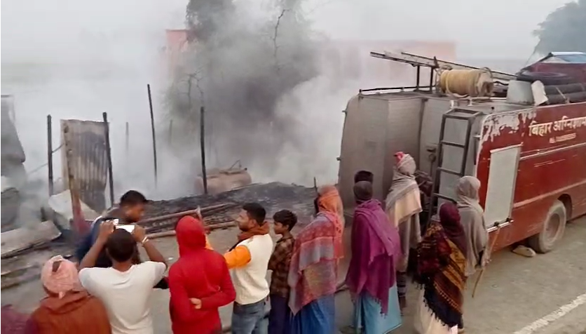 Loss worth lakhs due to short circuit, fire brigade brought it under control