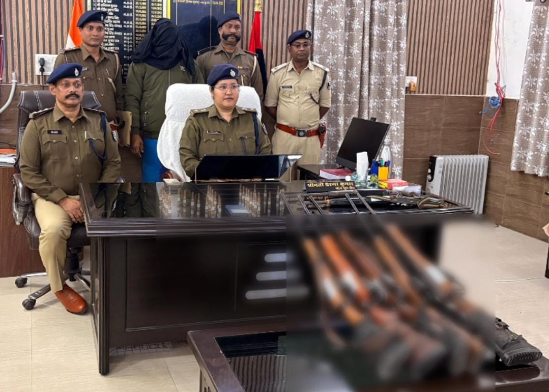 Before the major incident, police arrested notorious criminal Sakala Yadav with weapons.