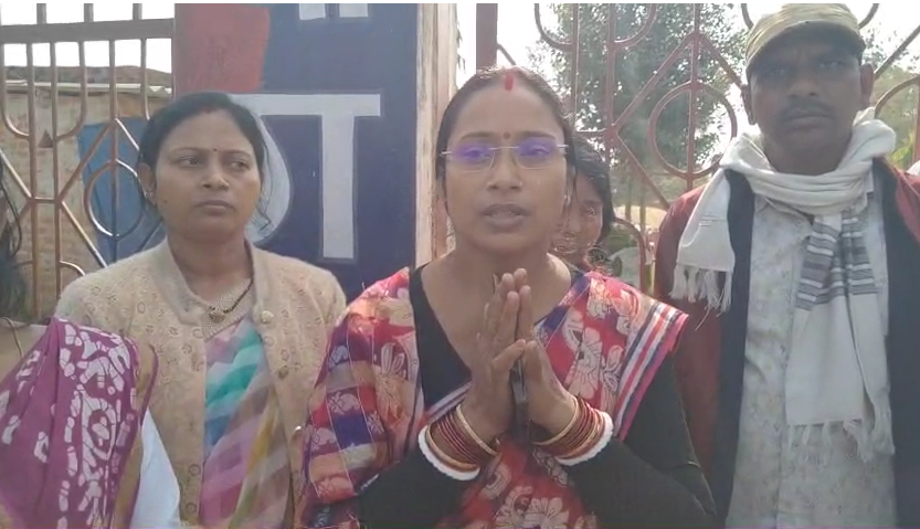 Big revelation of illegal sand transportation in Ichagarh, fake case against JLKM leader Tarun Mahato - wife's allegation, "Police said, move away oth