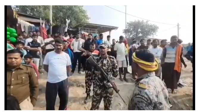 begusarai mai police aur aparadhiyon ke beech muthbher 