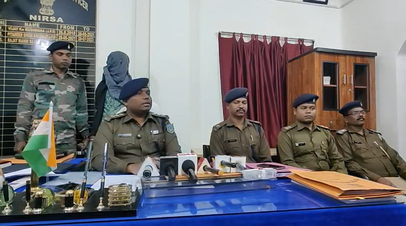 Deepak Yadav arrested with brown sugar from Kamardhubi area